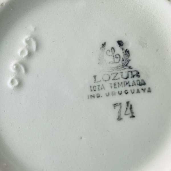 Vaso de porcelana con decoración en dorado y superficie marfil - imagen 4