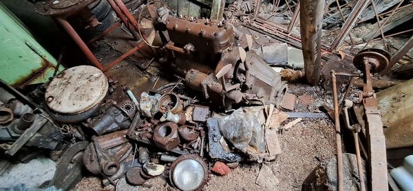 Motor de Ford T en mal estado - imagen 4