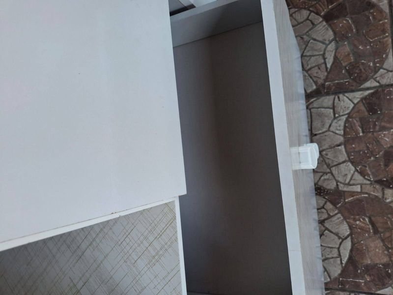 Ropero blanco para hogar - imagen 9