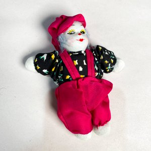 Lote de Tres Muñecos de Porcelana con Diseños y Tamaños Variados - imagen 5