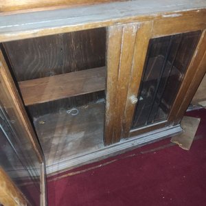 Repisa Aérea de Madera con Dos Puertas y Dos Estantes - imagen 1