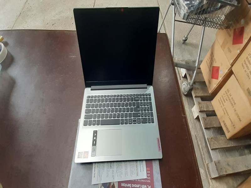 Notebook Lenovo IdeaPad 1 Sin Cargador