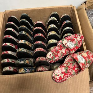 Lote de Pantuflas Infantiles y de Adulto Variadas - imagen 2