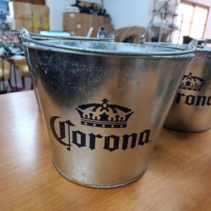 Juego de 4 Hieleras Galvanizadas "Corona" - imagen 2