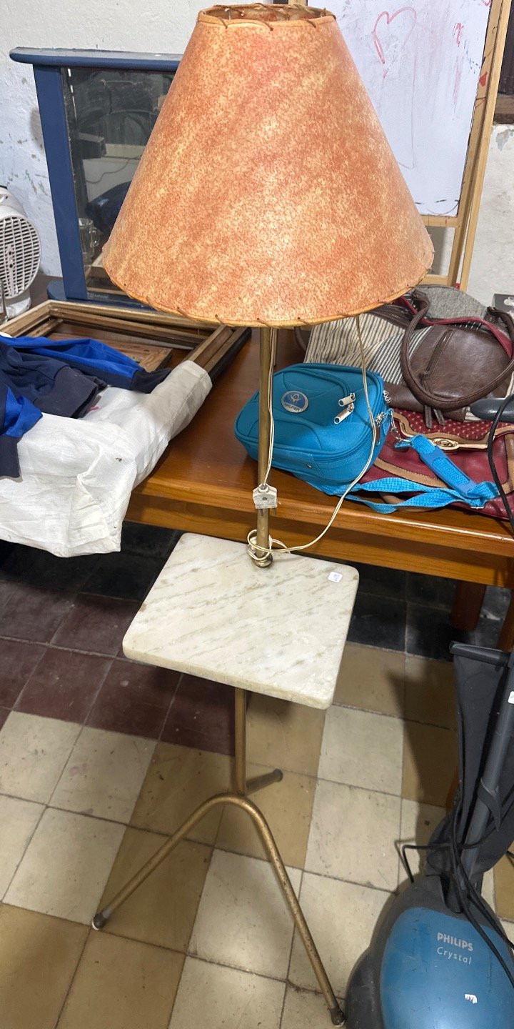 Lámpara de Pie Vintage con Base de Mármol