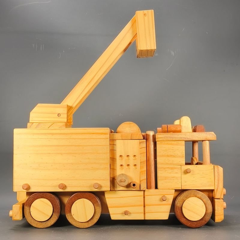 Camión de madera Montessori YKE ind. Uruguaya - imagen 5