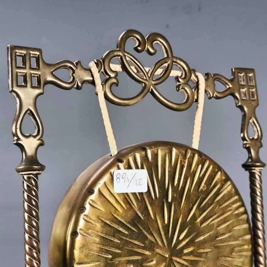 Gong en bronce, metal y madera - imagen 8