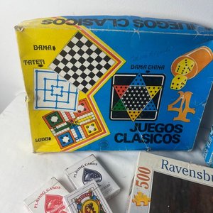 Lote de Juegos Clásicos: Puzzle Ravensburger, Naipes y Juego de Damas - imagen 3