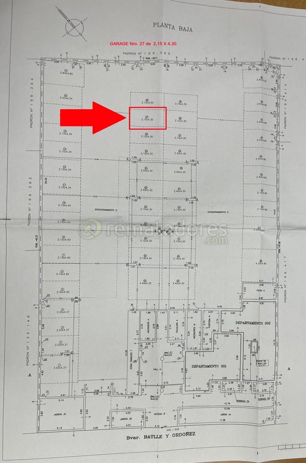 Plano de Unidad de Apartamento y Garaje