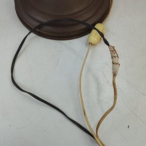 Lámpara de Mesa Antigua Metal Patinado Doble Balaustre Pantalla Dorada - imagen 6