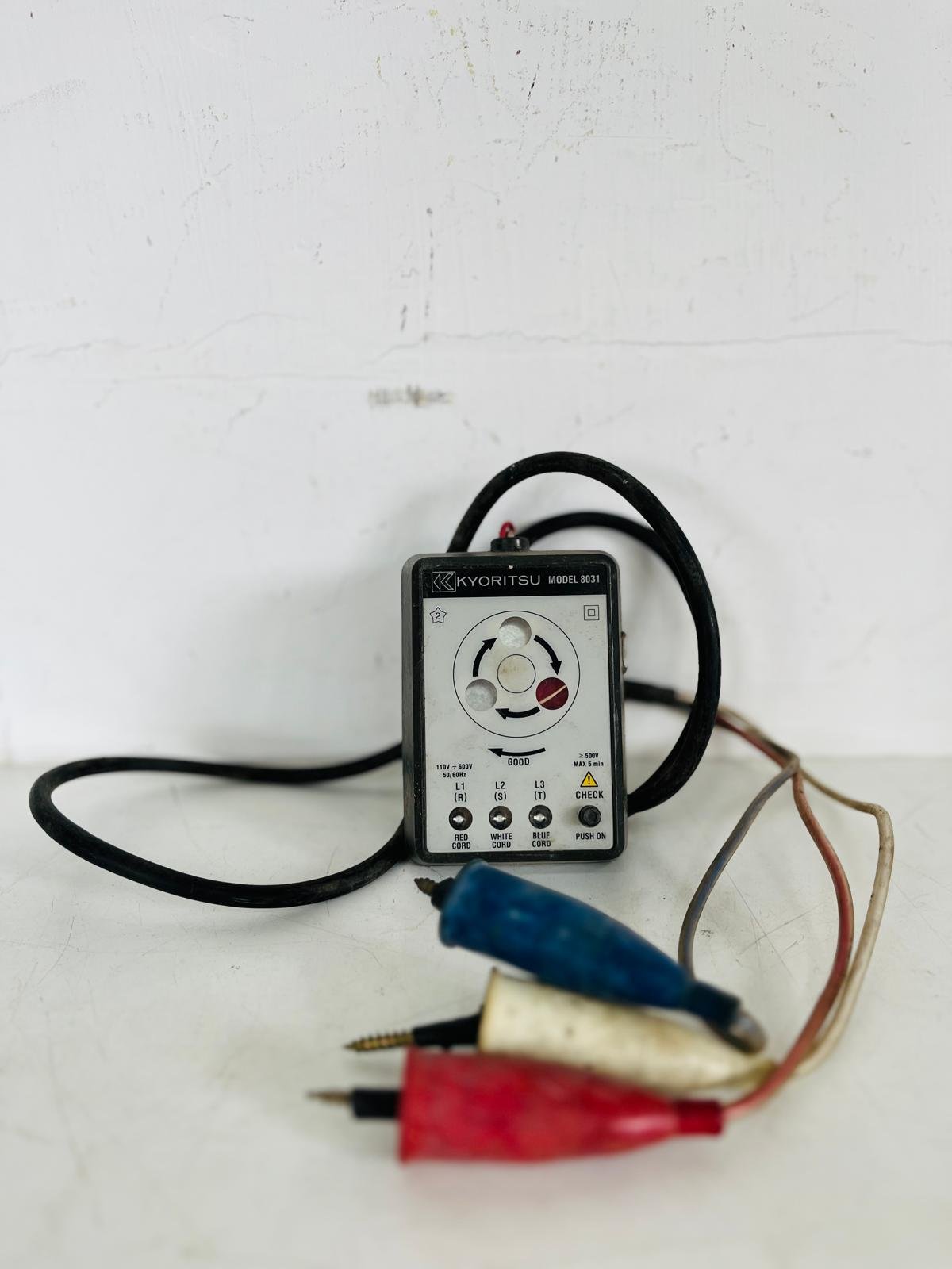 Indicador de Secuencia de Fases Kyoritsu Modelo 8031
