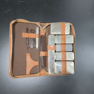 Estuche de Aseo y Cuidado Personal Vintage con Accesorios - imagen 3