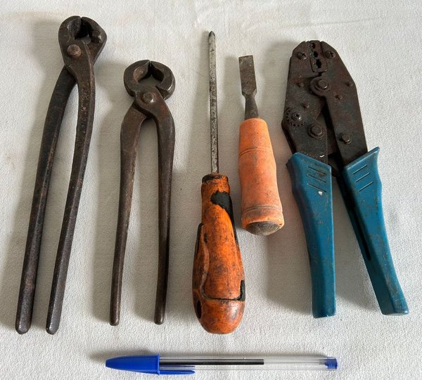 Lote de Tenazas, Destornilladores y Pinza Crimpadora - imagen 1