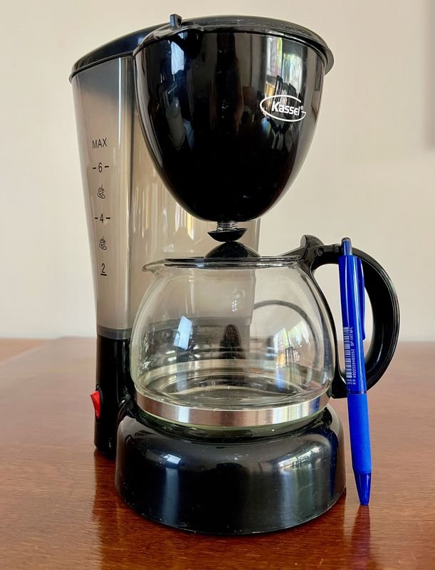 Cafetera Eléctrica Kassel Negra para 6 Tazas