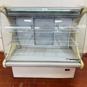 Vitrina Exhibidora Refrigerada Refrimate con Luz LED y Estantes - imagen 1
