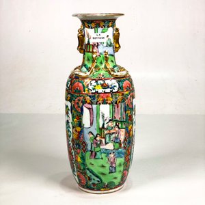 Lote anterior: Florero de Porcelana Oriental con Escenas y Figuras