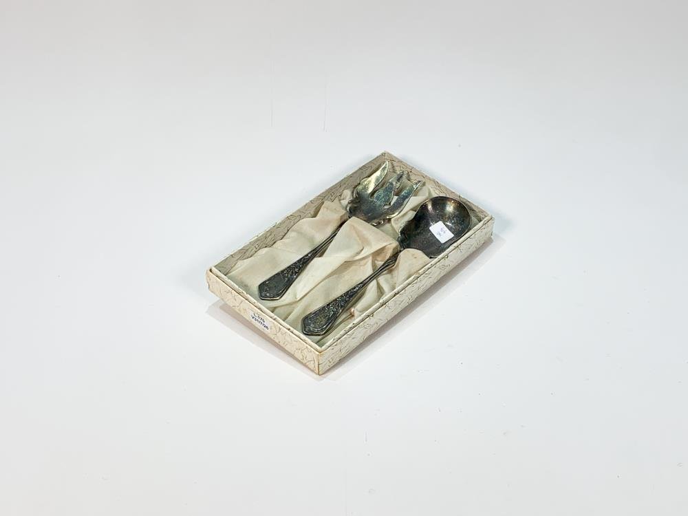 Juego de Cubiertos de Servir en Alpaca Labrada con Estuche