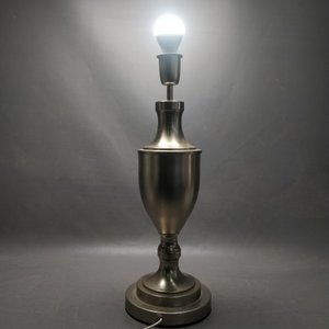Lámpara de Mesa Metálica Cromada Clásica Funcional - imagen 5
