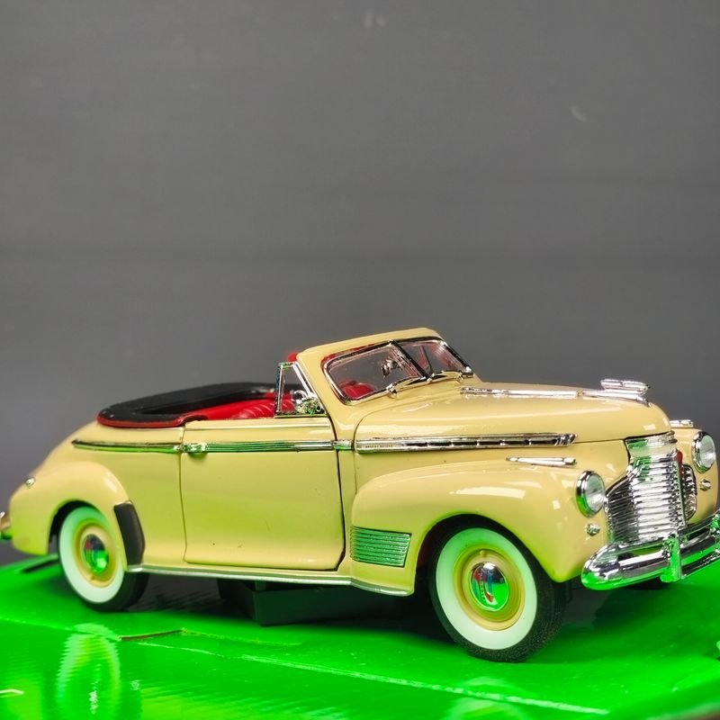 Modelo de coche a escala 1/24 de Chevrolet Special Deluxe - imagen 9