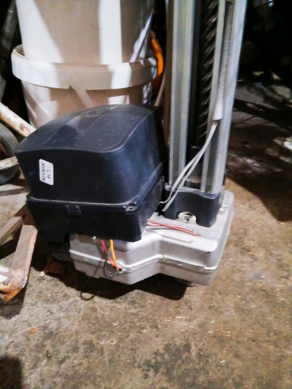 Motor de portón con basculante - Accesorios para Vehículos - imagen 2