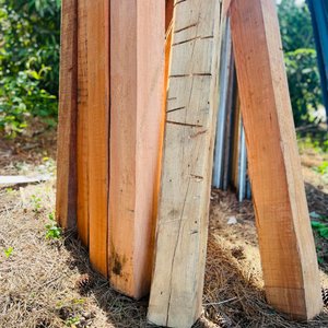Lote de 10 Postes de Madera para Construcción - imagen 3