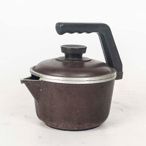 Caldera Essen Marrón con Tapa y Asa Negra - 19 cm - imagen 1