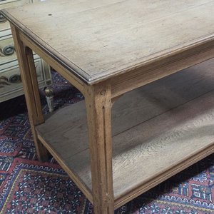 Mesa de Roble Rústica con Dos Estantes - imagen 3