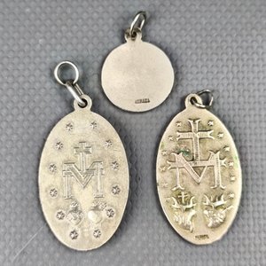 Lote de 3 Medallas Religiosas: Virgen María (2) y San Pancracio, Alpaca - imagen 6