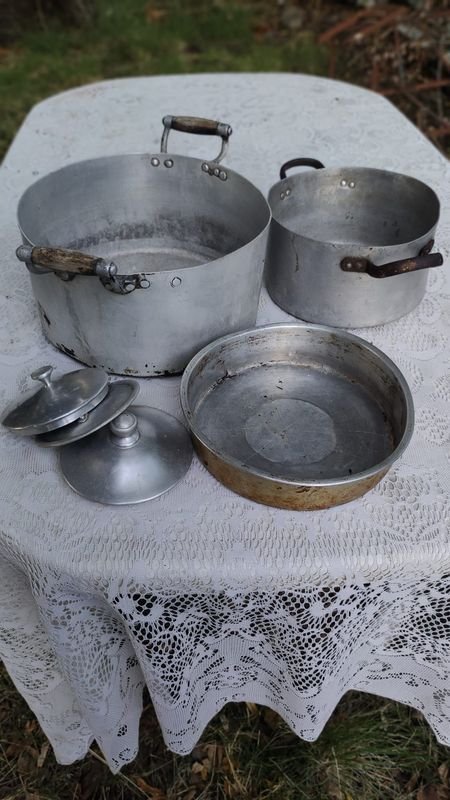 Lote de Ollas de Aluminio - Venta en Subasta - imagen 1
