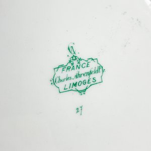 Cuatro piezas, cofre de huevos en porcelana, platos para postre  Limoge e inglés, alhajero en porcelana - imagen 4