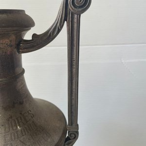 Ánfora de Plata "Lenk Austria" con Motivos Florales y Grabados Históricos - imagen 7