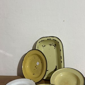 Lote siguiente: Lote de Platos y Bandeja Esmaltados Vintage