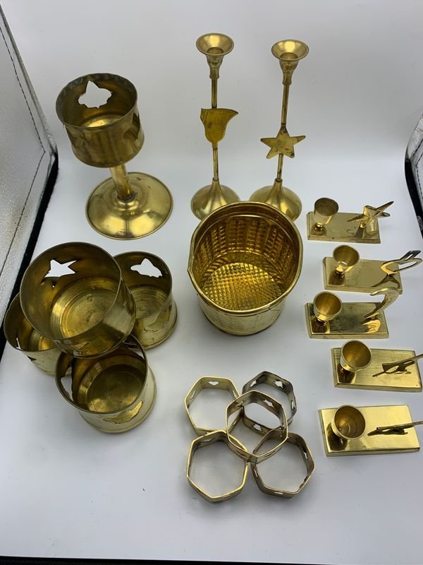 Lote anterior: Porta velas de bronce con diseños geométricos