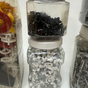 Lote de Bollones, Clavos, Uniones y Materiales de Ferretería Varios - imagen 4