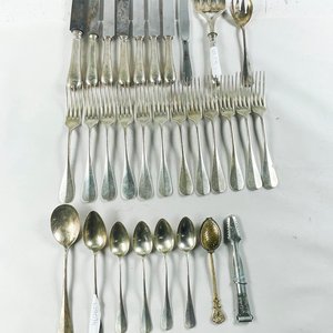 Set de 30 Piezas Christofle y Metal: Tenedores, Cucharas Soperas, Colador y Cuchillas - imagen 2