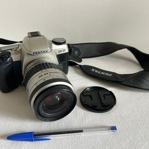 Lote anterior: Cámara Fotográfica Pentax ZX-30 con Lente Pentax-28-80mm