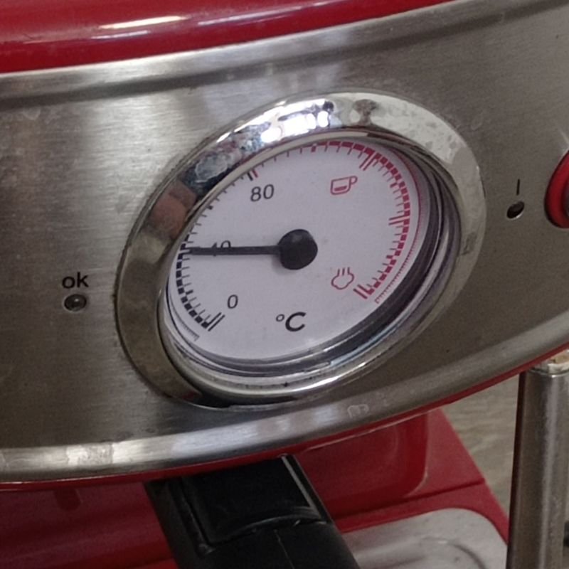 Cafetera Express Hometech en Excelente Estado - imagen 3