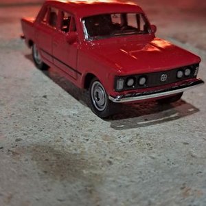 Lote anterior: Auto Coleccionable Rojo Metálico con Caja Original