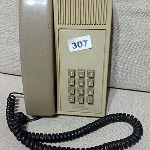 Lote siguiente: Teléfono Fijo Beige Antel con Teclado y Cable Espiral