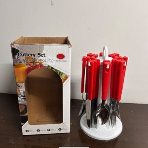 Set de Cubiertos con Soporte Rojo y Cromado - imagen 4