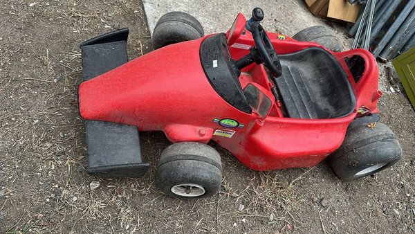 Auto para niño rojo juguete en buen estado - imagen 2