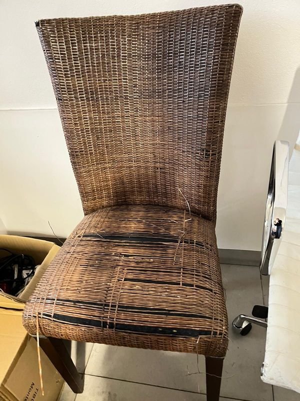 Silla de Ratán con Asiento para Restaurar