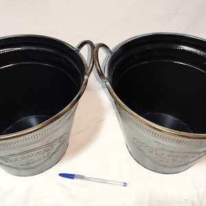 Set de 2 Macetones Vintage de Latón Estilo "Flowers & Garden" - imagen 3