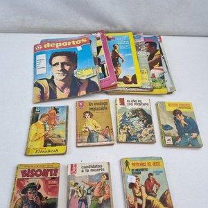 L 368 - Lote De Varias Unidades - Atractivo lote de revistas 'Deportes' con tematica futbolistica y diversos libros de bolsillo con historias de aventura y del oeste, ideal para coleccionistas y lectura casual - imagen 2