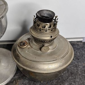 Dos Bases de Farol a Querosene Antiguas para Decoración - imagen 5