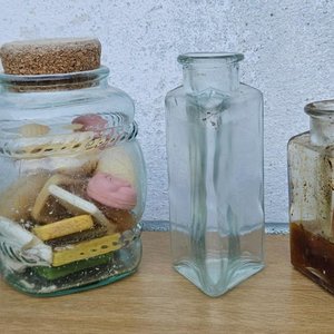 Lote de 5 Recipientes de Vidrio Decorados y Lisos - imagen 2