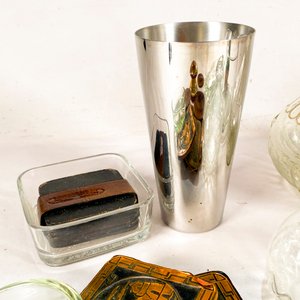 Lote de Accesorios de Bar: Hielera, Botellón, Copetinero y Posavasos Vintage - imagen 3