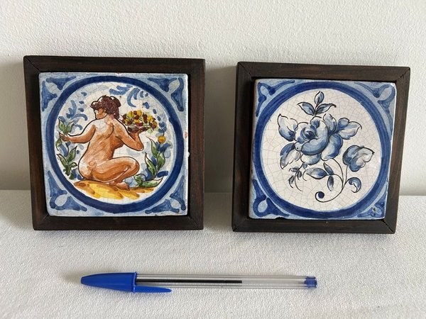 Par de Mayólicas Decorativas con Marco de Madera - imagen 1
