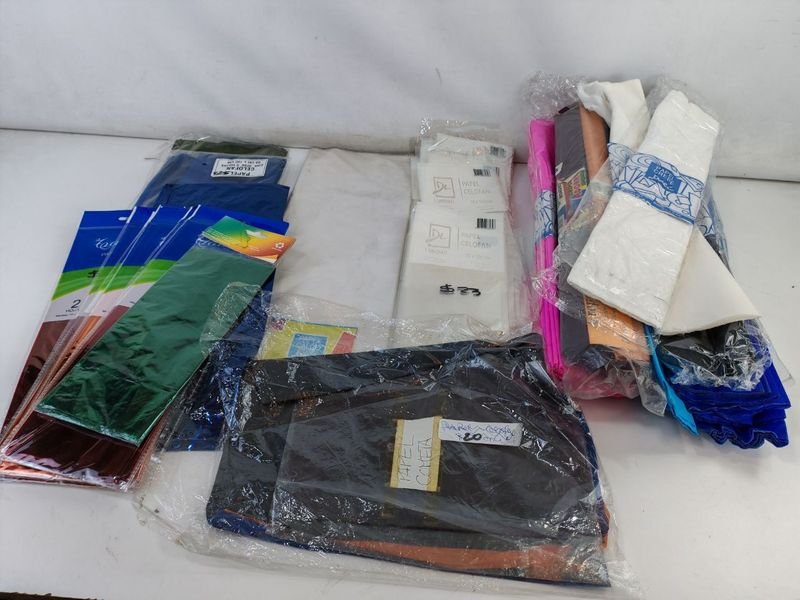 Lote de Papel Crepe y Celofan en Excelente Condición