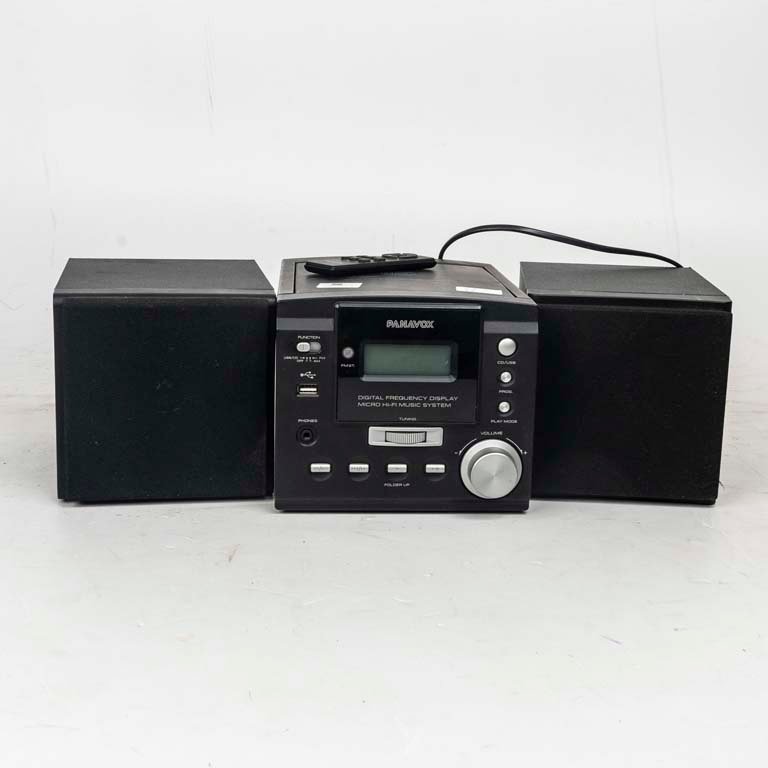 Equipo de Música Panavox con Parlantes y Control Remoto